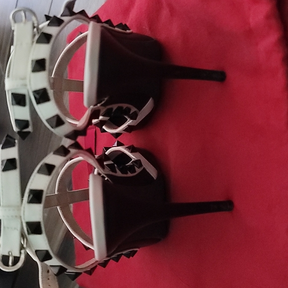 Valentino rockstud heels - Picture 4 of 6